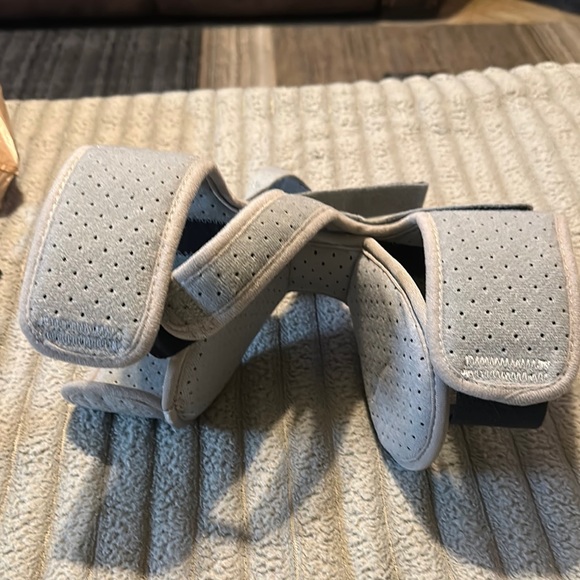 Gray Plantar Fasciitis Night Splint - Picture 5 of 12